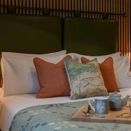 The Lister Arms - A Thwaites Of Character 4* Малхэм