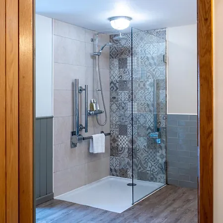 The Lister Arms - A Thwaites Of Character 4*