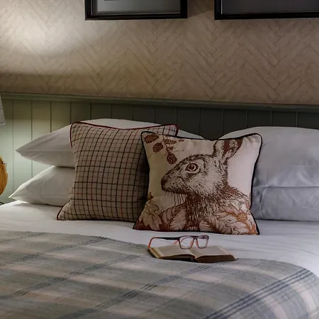 The Lister Arms - A Thwaites Of Character 4* Малхэм