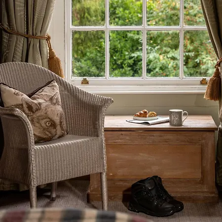 The Lister Arms - A Thwaites Of Character Malham